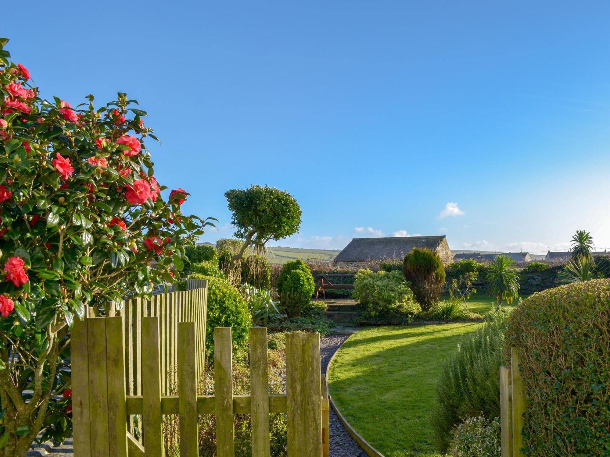 Tregatta Terrace Villa Tintagel Exterior photo